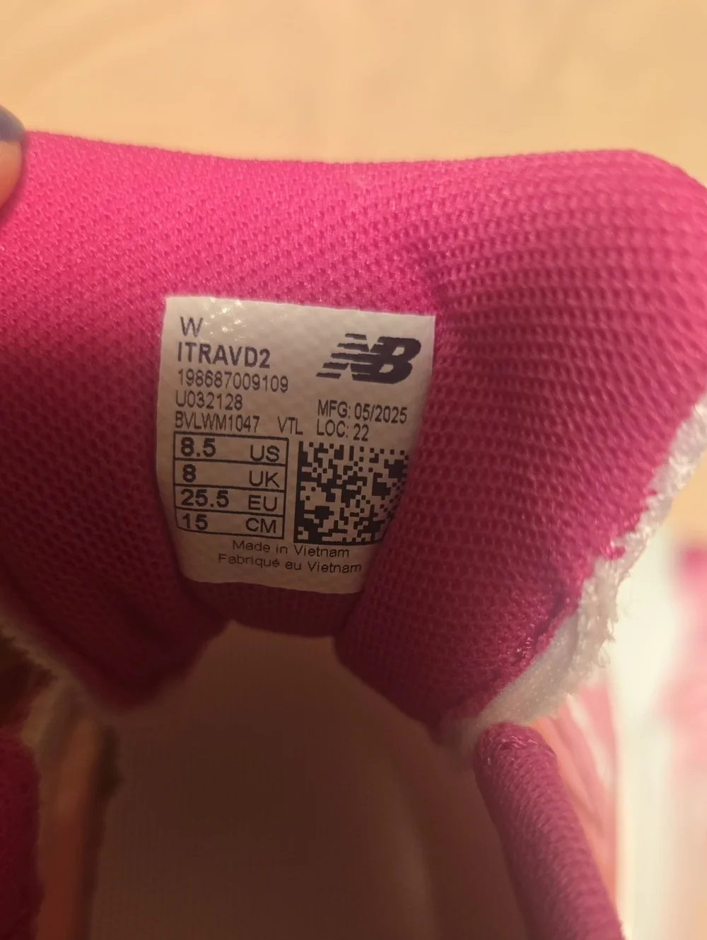 New Balance Pink and Coral Kids Hook-and-Loop Sneakers Size 8.5 - Picture 5 of 6